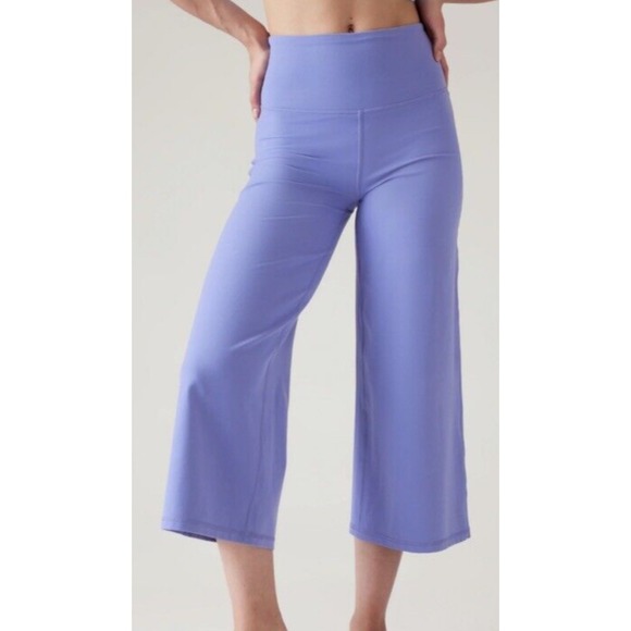 Athleta Pants - Athleta Elation Wide Crop Pant Size Small